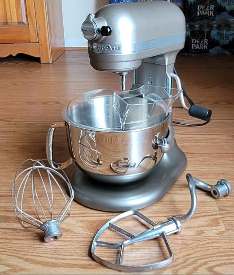 KitchenAid Professional 6 Quart 10 Speed Bowl-Lift Stand Mixer - 590 Watt  Power!!! 3 Attachments + Pour Shield for Sale in Los Angeles, CA - OfferUp