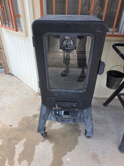 Pit Boss woodchips electric Smoker, vertical, for parts,project,wheels,pickup East side, Cash Only, Turkey, chicken, meat,barbecue, ribs.
Ahumador el