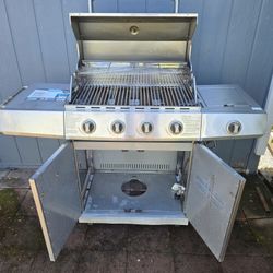 BHG 4 burner Grill