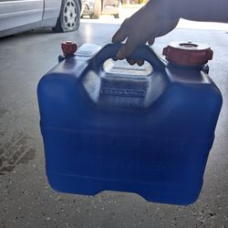 Reliance Aqua-Tainer 4 Gallon Rigid Water Container Blue, Screw On Vent Cap Ergonomic Rugged

