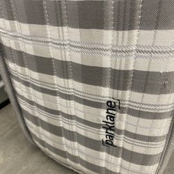 Queen Size Mattress And Box Spring 