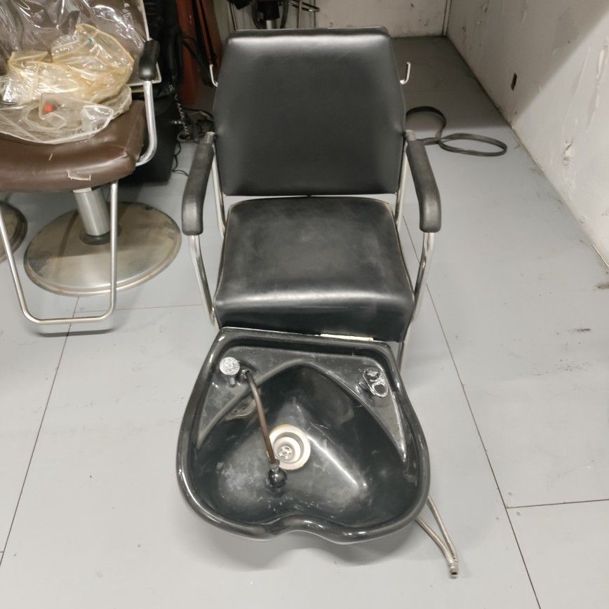 Salon equipment For sale