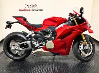 2025 Ducati Panigale V4 S