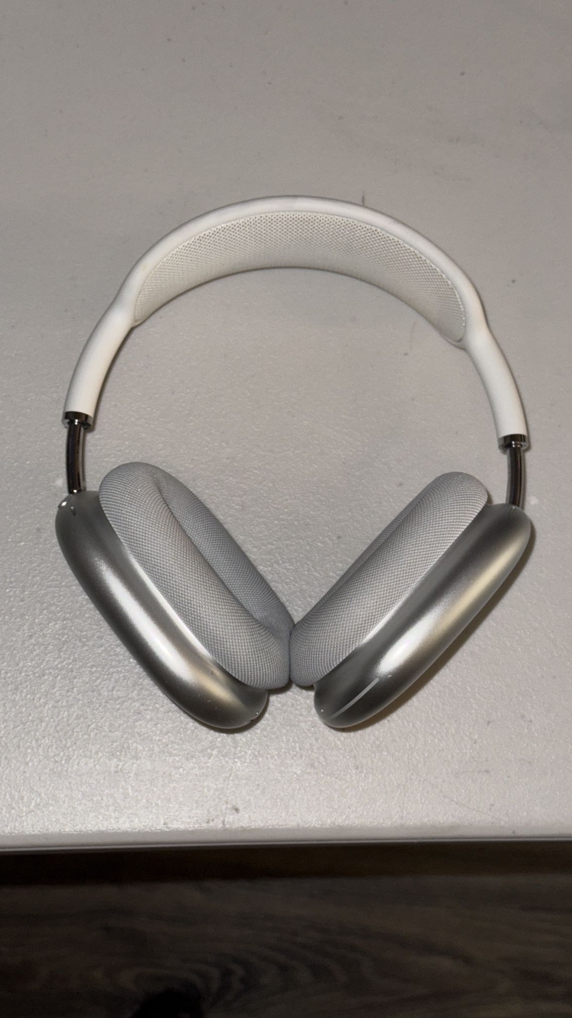 Apple AirPods Max Wireless Over-Ear Headphones- Silver