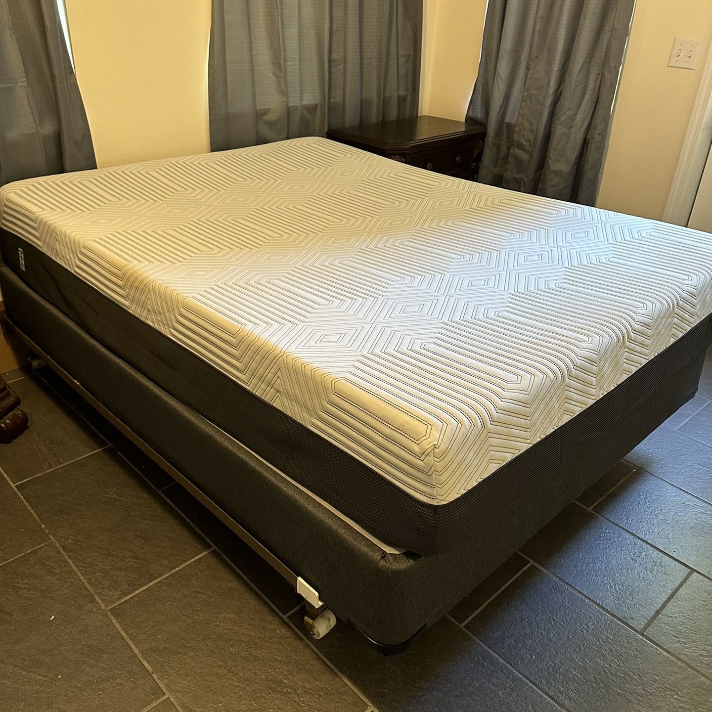 Queen CURVE Brand Mattress Box spring and Bed frame