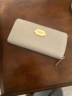 White wallet Michael Kors