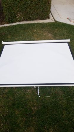 Projector sceen