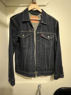 Levi’s Dark Wash Trucker Jacket – Men’s Medium – Clean