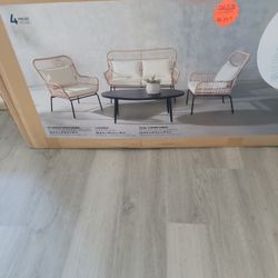 4 Peice Patio Set Brand New