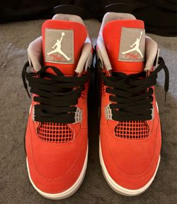 Jordan Retro 4 “Toro”