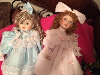 2 China dolls