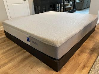 Casper Original King Size Mattress - Like New! 