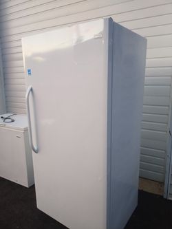 21 cubic feet extra large capacity freezer good working