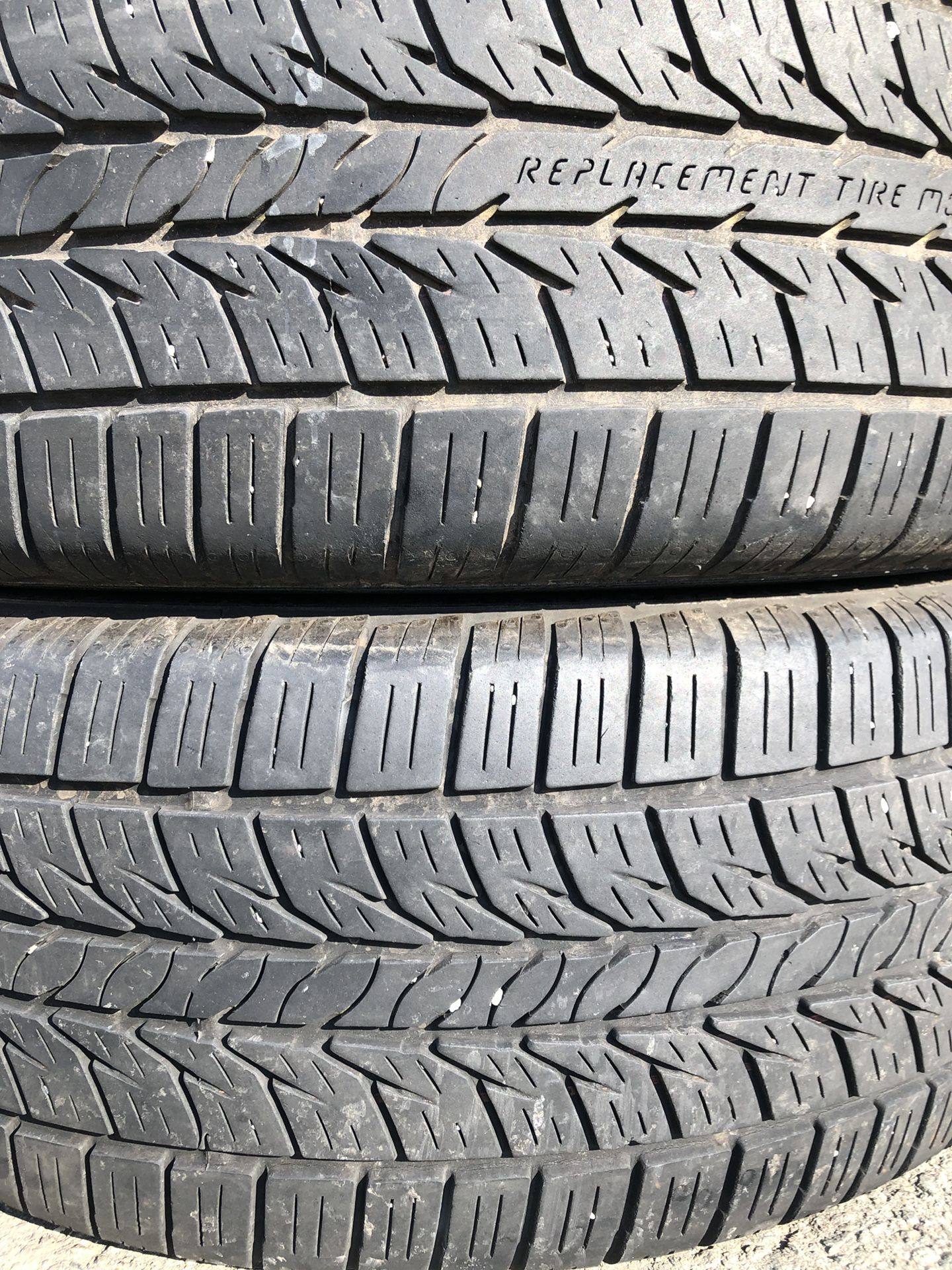 Two used tire 215/60R15 GENERAL ALTIMA X RT43 two used tire $45 2 llantas usadas GENERAL ALTIMA X RT43 por las 2 llantas $45