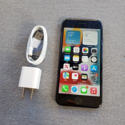 iPhone 7 - UNLOCKED - Like New  