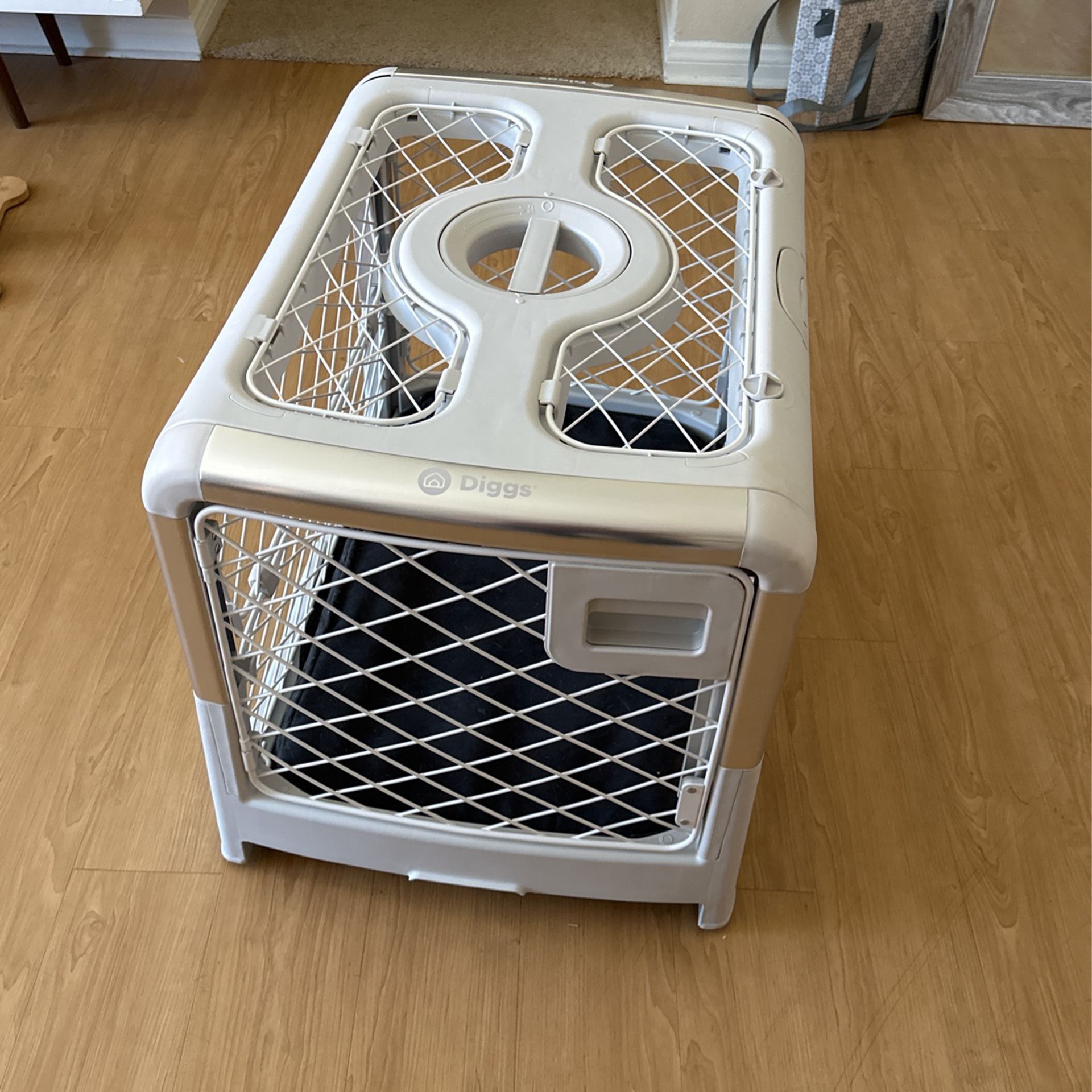 Diggs Revol Portable Dog Crate