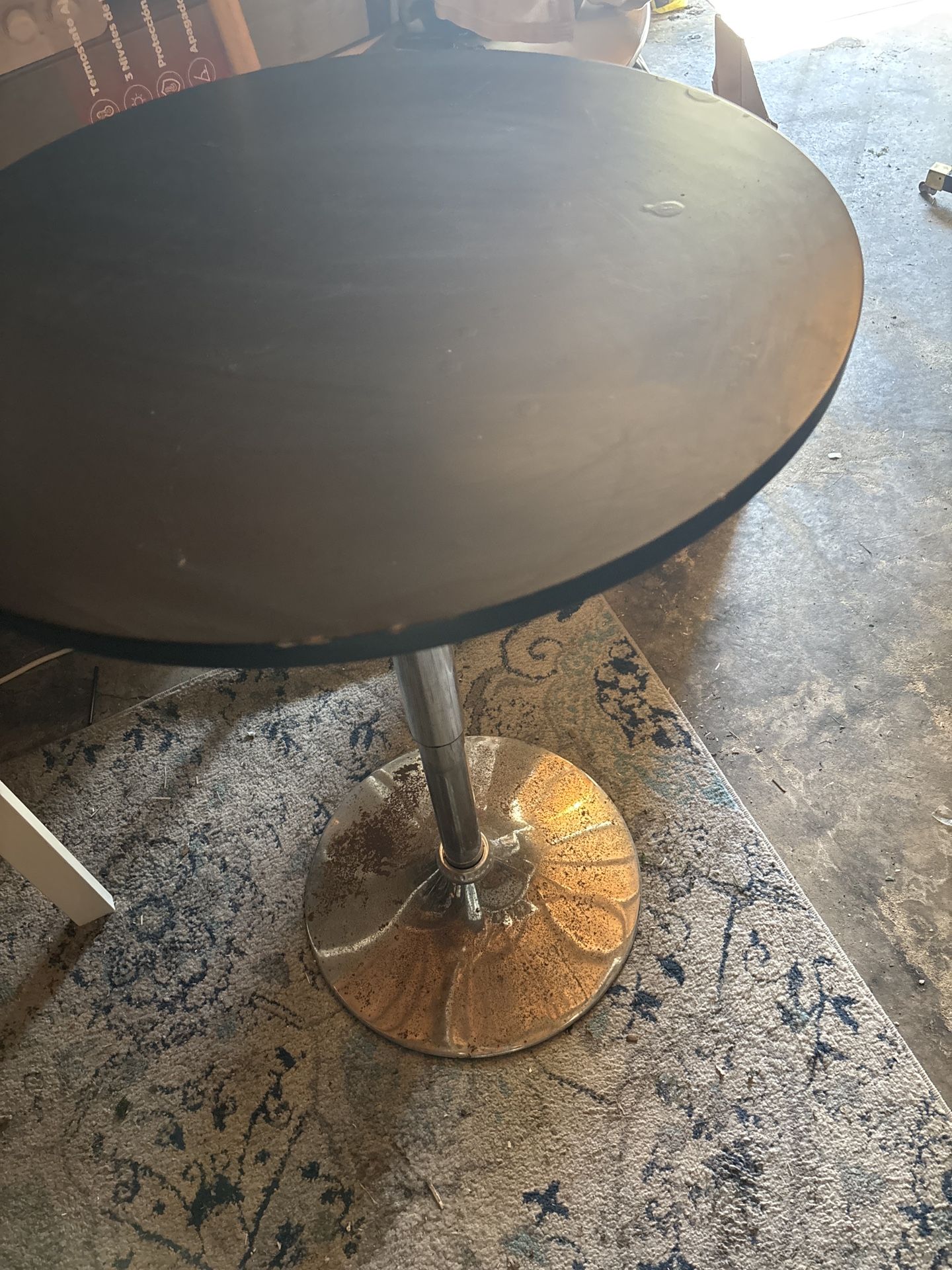 Round Table Used