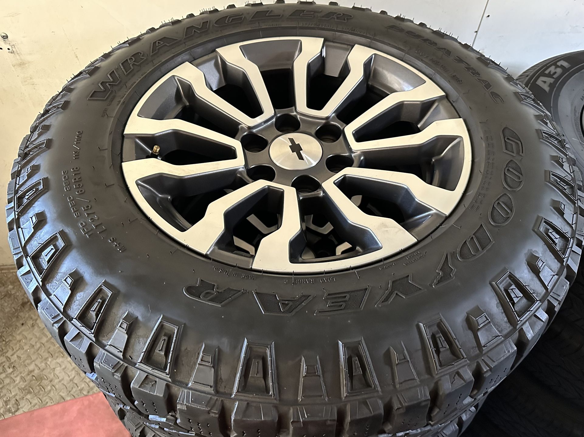 Chevy Silverado Trail Boss 18 Inch Rims And Tires