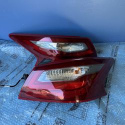 2016 2017 2018 Nissan Altima Tail Light Left & Right OEM