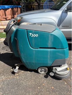 Tennant T300 24in auto scrubber