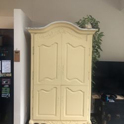 Armoire - Very Solid.