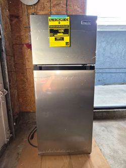 Mini Fridge - Magic Chef