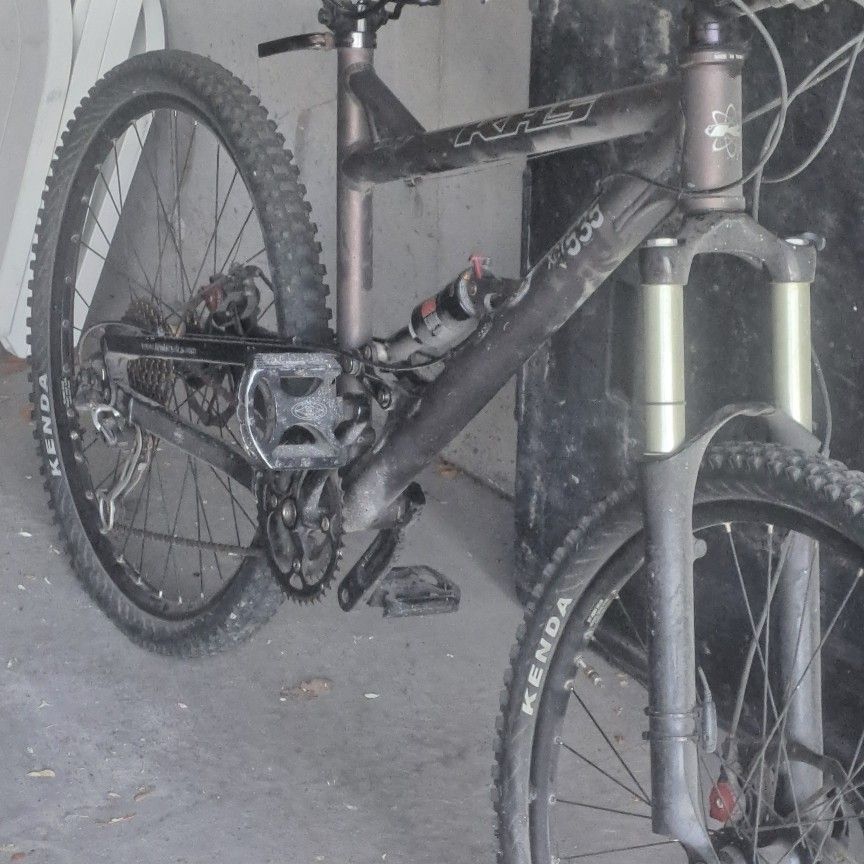 Shimano deore full suspension mountain bike with disk brakes