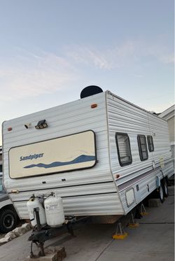 1997 Forest River Sandpiper Travel Trailer