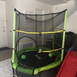Free Trampoline Missing Pole Broke Off 