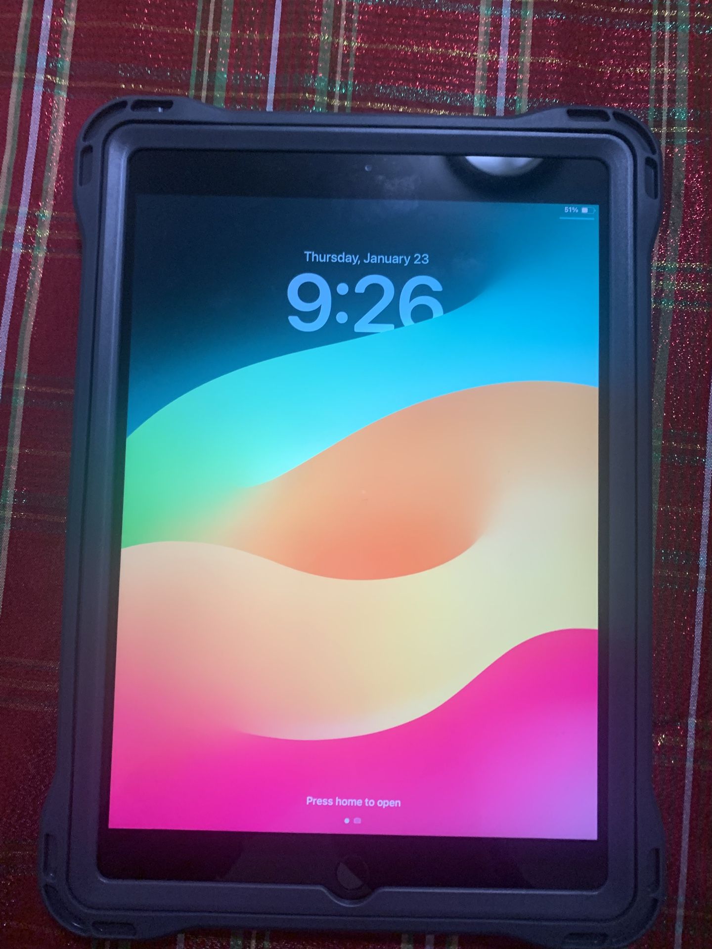 Apple iPad 7th Generation 10.2” 32GB Unlocked Like New!