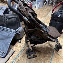 Umbrella Stroller. Chico