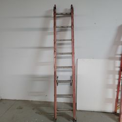 12 foot fiberglass extension ladder