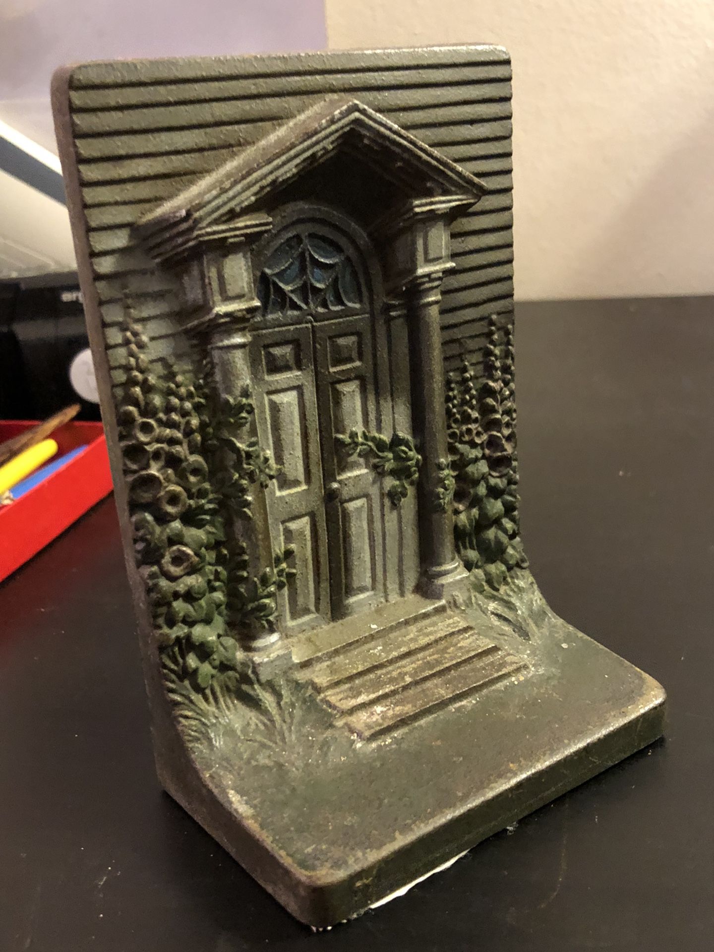 ANTIQUE ARCHITECTURAL DOOR BRADLEY HUBBARD CAST IRON BOOKENDS ART NOUVEAU HOUSE (one bookend—not a pair)