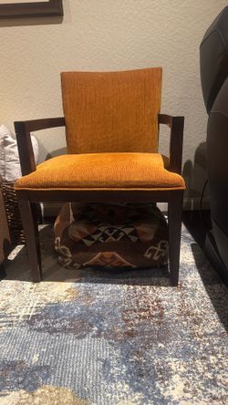 Chair With Floor Cushion Seat Combo