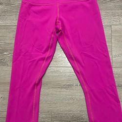 Lululemon size 6 color flipping  legging capris
