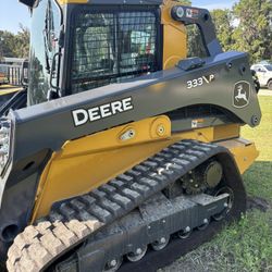 John Deere 333P