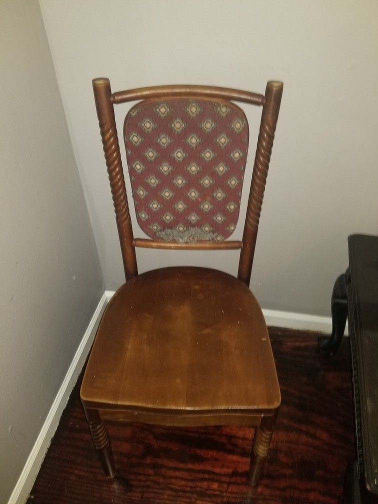 4  Vintage  Chairs