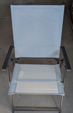 Folding chairs (8)