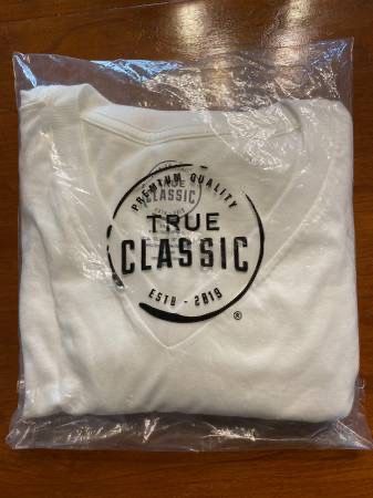 New! True Classic Men's White V-Neck T-Shirt size XXL - NWT 💪 Accentuates Your Arms & Shoulders