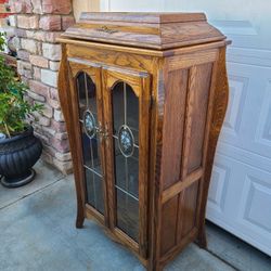 Oak Curio