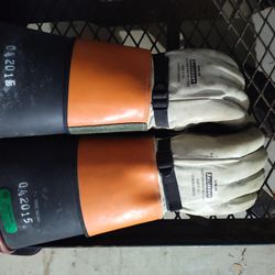 Salisbury Lineman's Gloves And Sleeves