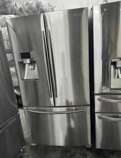 3-Door Samsung Fridge w/ Water Dispenser