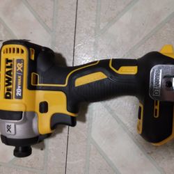 DEWALT 20V MAX 1/4" IMPACT DRILL