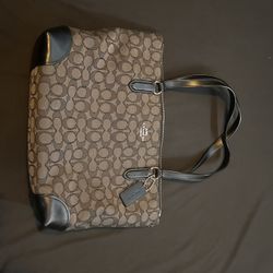 COACH Zip Top Tote in Signature Canvas - Brown/Black