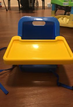 Portable booster seat
