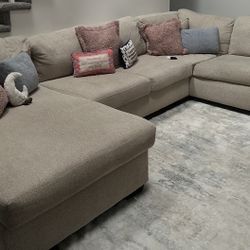 Sectional/ Couch