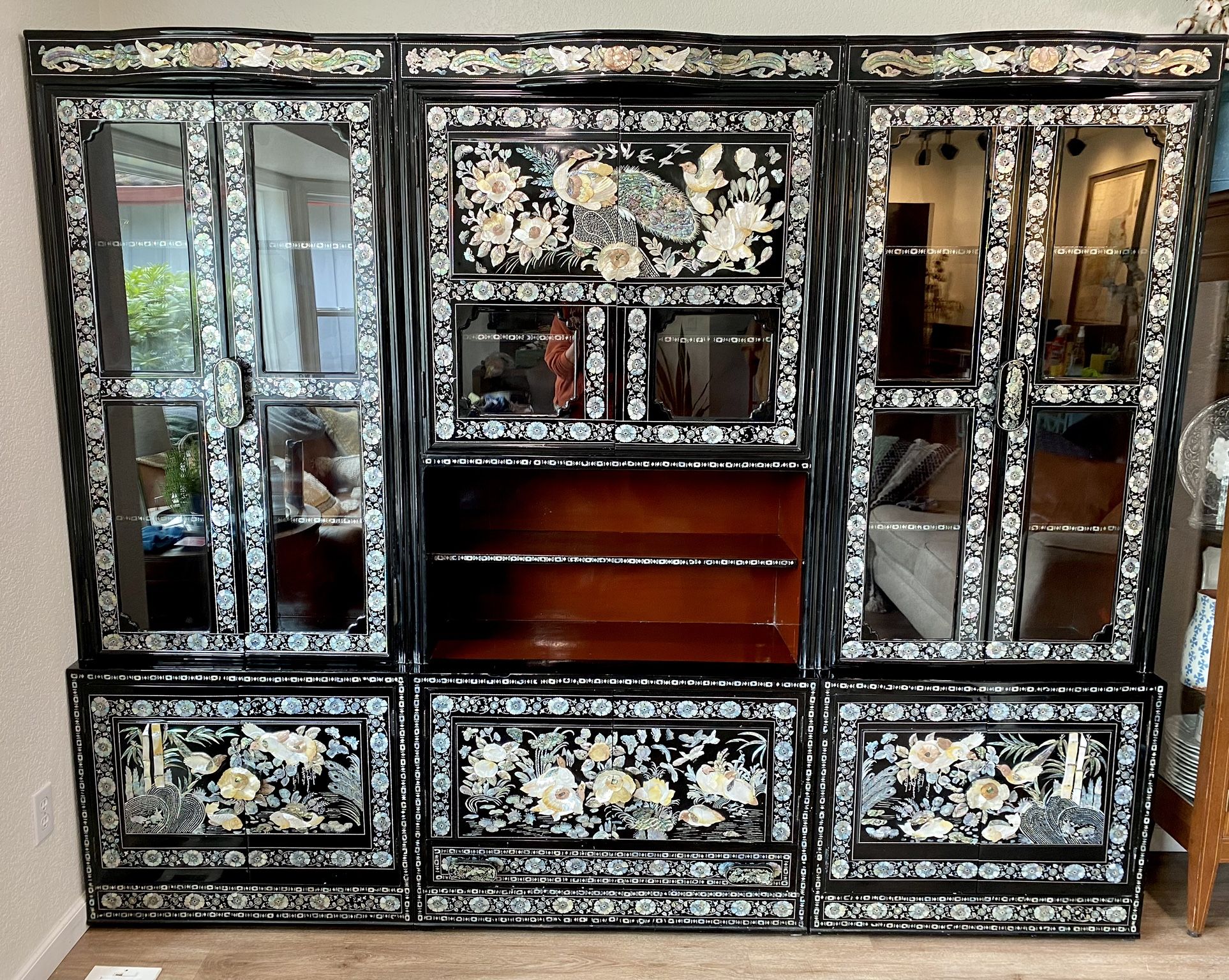 China cabinet with mother of pearl