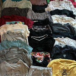 Lot of 33 Women’s Pajamas & Workout/Lounge Clothes – Large/XL