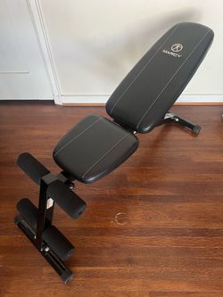 Folding workout bench