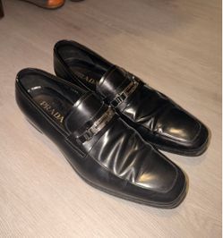 Prada Black Leather Loafers/Dress Shoes Metal Buckle Detail Mens Size 9/9.5